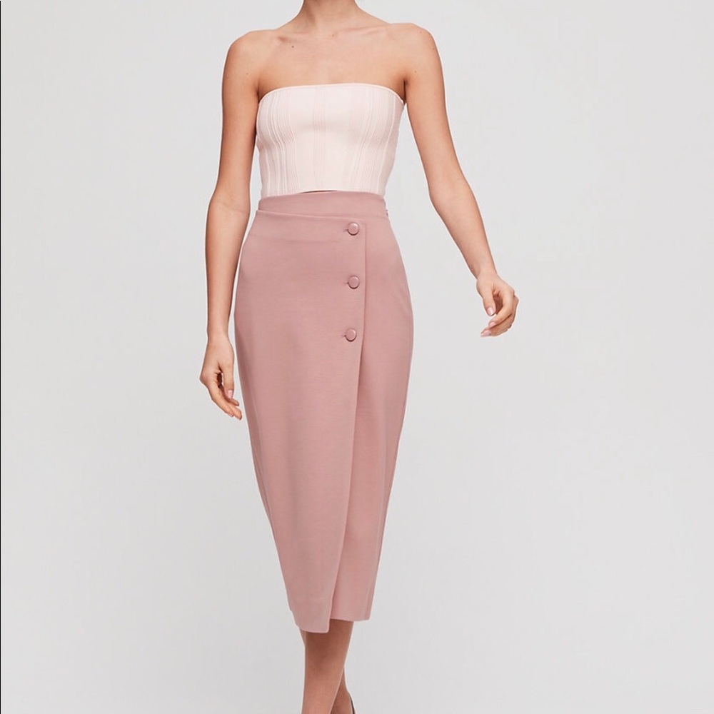 Aritzia Babaton
ESSAMBA TUBE TOP
Item no: 71903